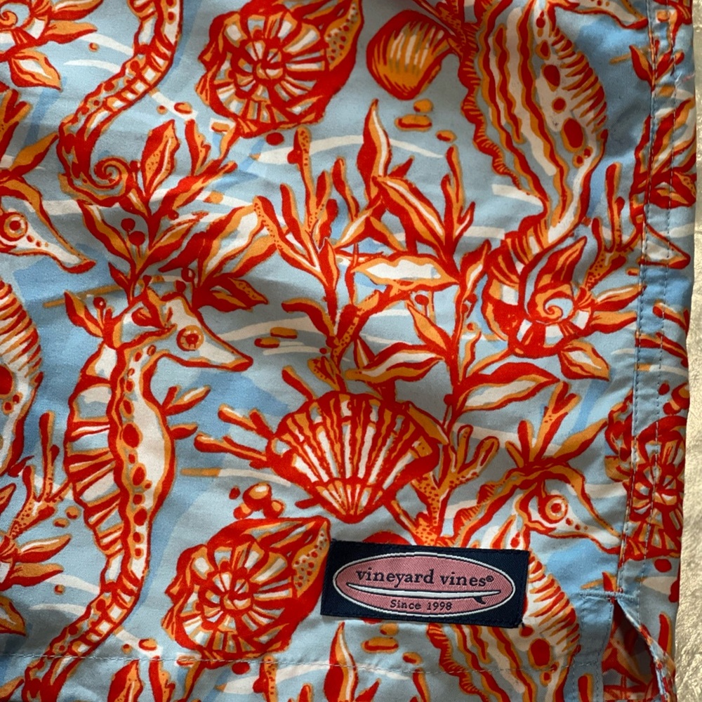 Vineyard Vines swim trunk new never worn